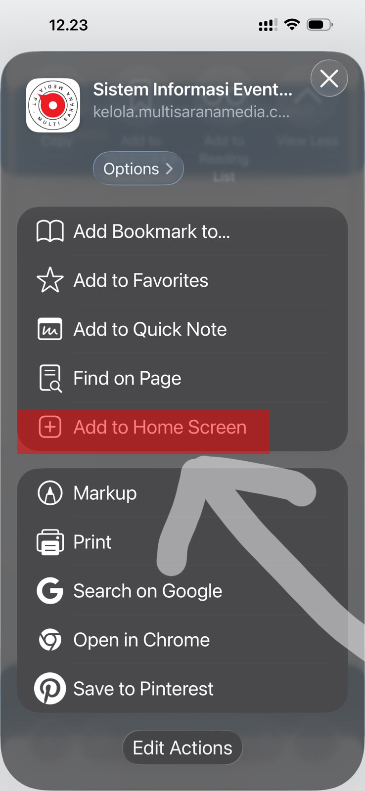 Pilih Add to Home Screen di share sheet iPhone